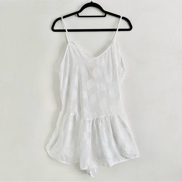 Victoria’s Secret Intimate Romper M NWT RARE 70s Vintage Crown Honeymoon White - Picture 1 of 12
